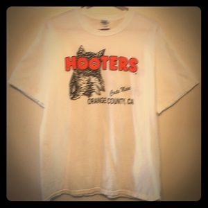 Hooters Print T-Shirt
